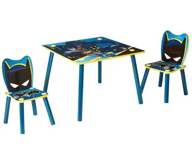 Batman bord med stolar