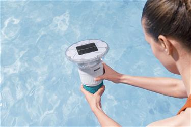 Bestway SolarGlow LED kemikaliedispenser med 4-färgad belysning-6