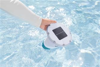 Bestway SolarGlow LED kemikaliedispenser med 4-färgad belysning-7