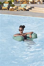 Everluxe lyxig  badpoolnudel och solstol i tyg-6