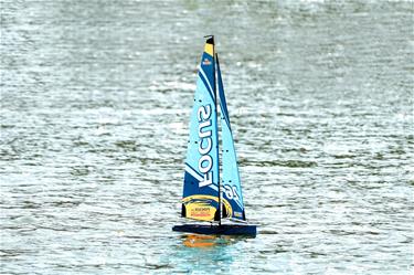 Focus V3 RC-segelbåt – Stor 2,4 GHz RTR-yacht FlySky i6 röd-6