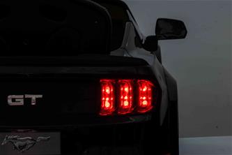 Ford Mustang GT Drift 24V Svart för barn 2.4G +Läderstol, upp till 15 km/h-8