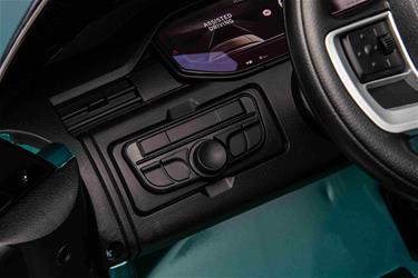 Range Rover Vogue 24V grön lack med/2x24V + gummihjul + fjärrkontroll-9