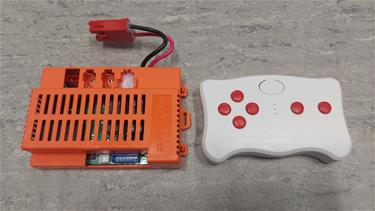RC 2.4G kontrollbox och fjärrkontroll för Farmer4X 22,2V