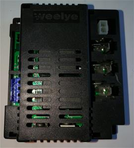RC 2.4G styrbox för MegaBuggy 4x4 12v med 4x45W (röd 7-polig kontakt)